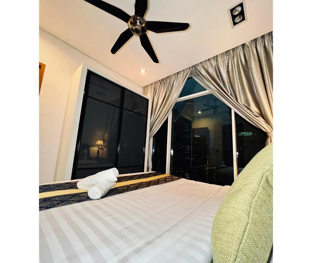 Soho Suites Klcc By Comfort Suites Kuala Lumpur