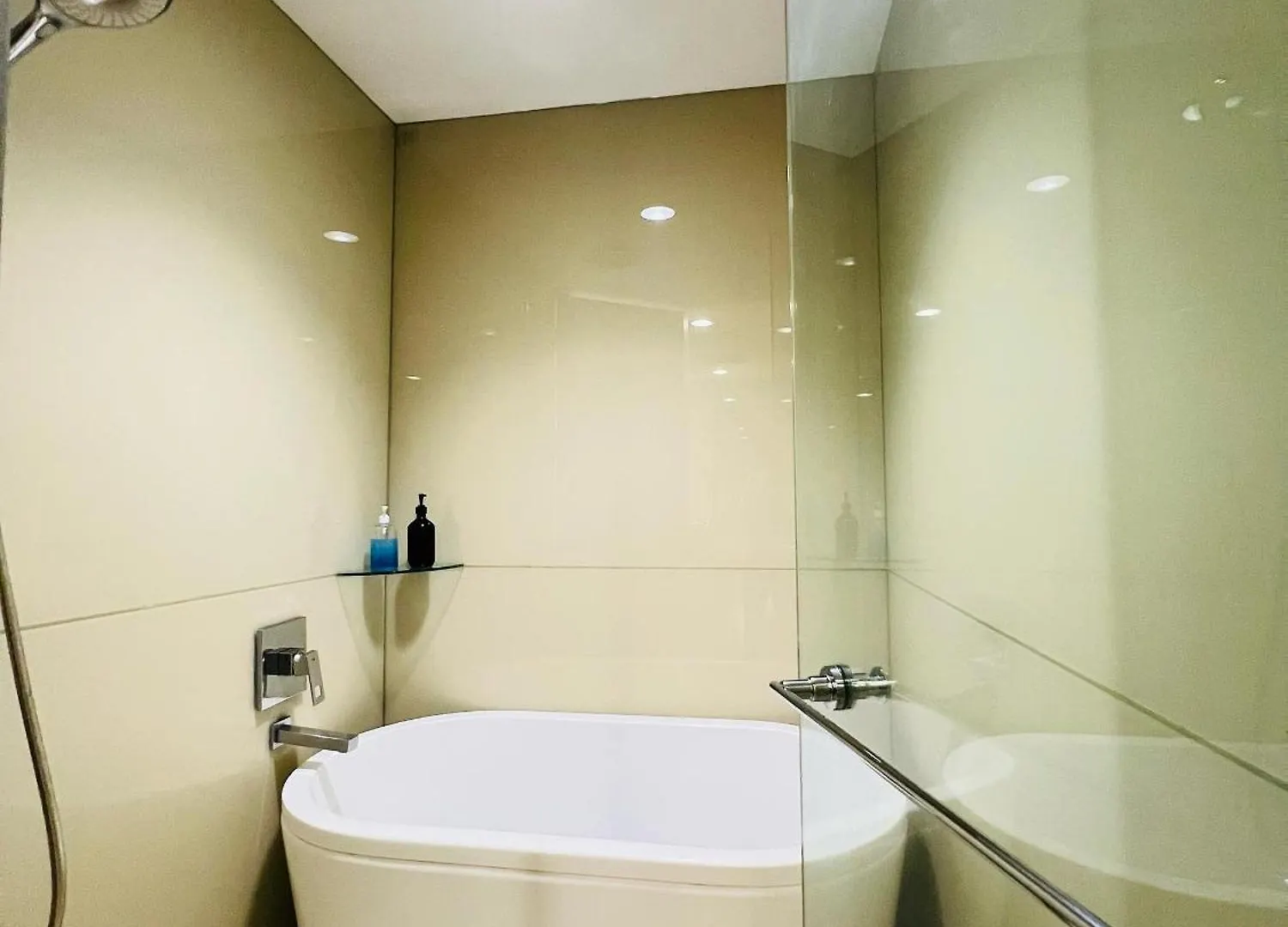 Soho Suites Klcc By Comfort Suites Kuala Lumpur 0*,  Malaysia