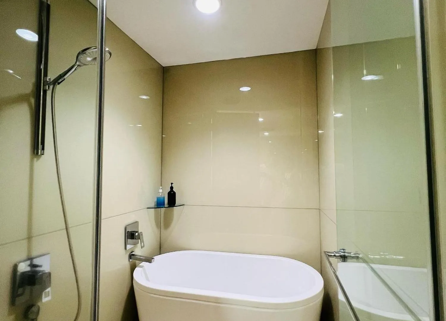 Soho Suites Klcc By Comfort Suites Kuala Lumpur Apartment